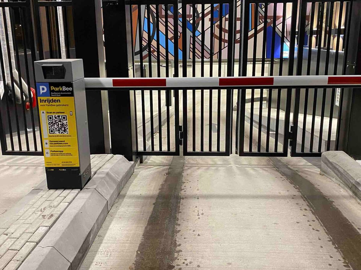 Parcheggio OurDomain Holendrecht