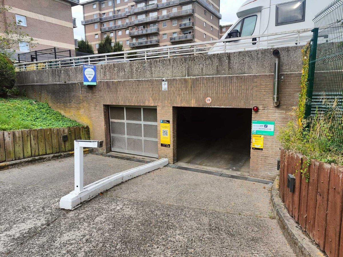 Parcheggio RSCA Stadio, Rue du Sillon, Anderlecht