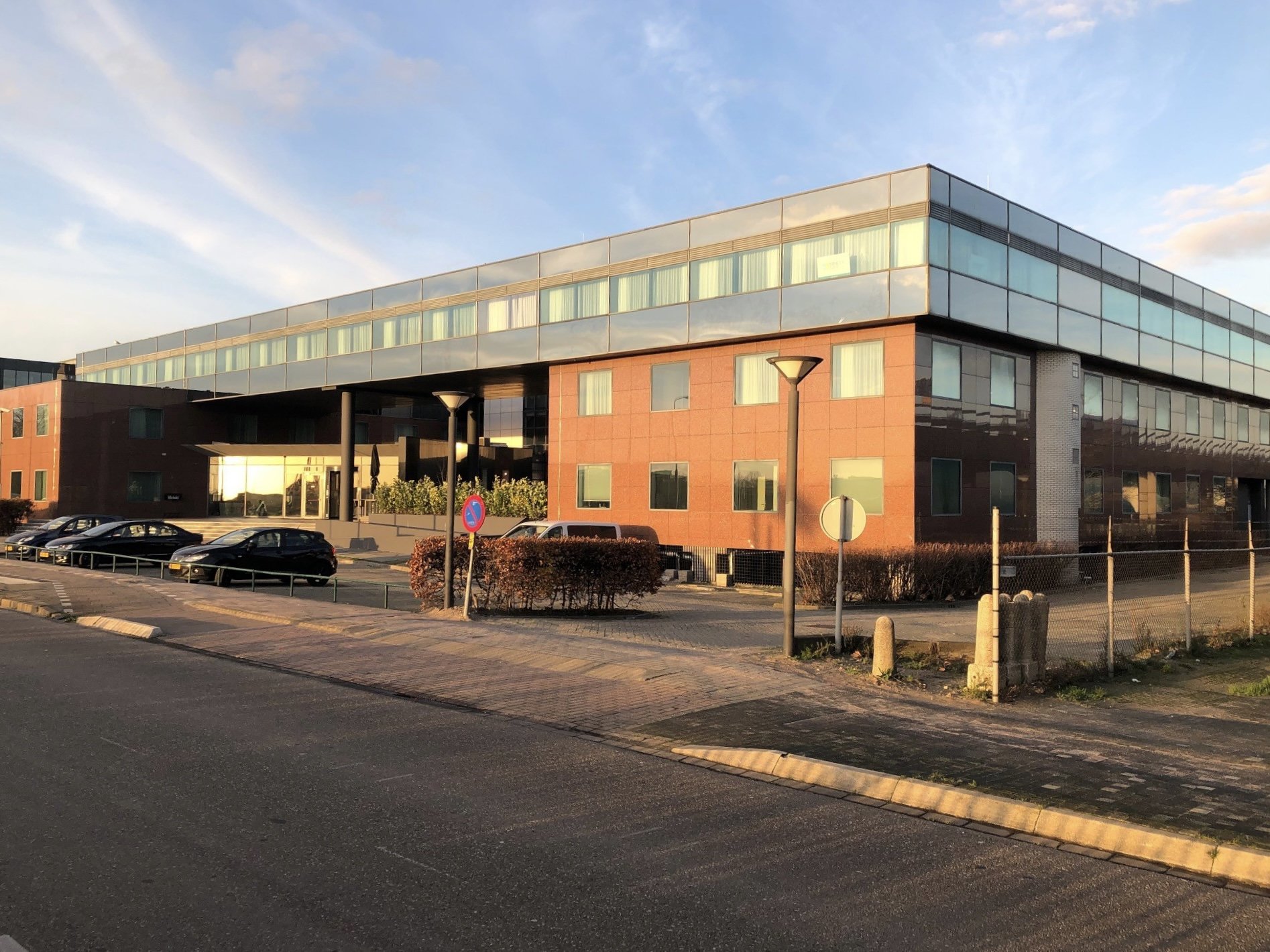 Parkeren Schiphol - Vienna House Easy by Wyndham Amsterdam Airport