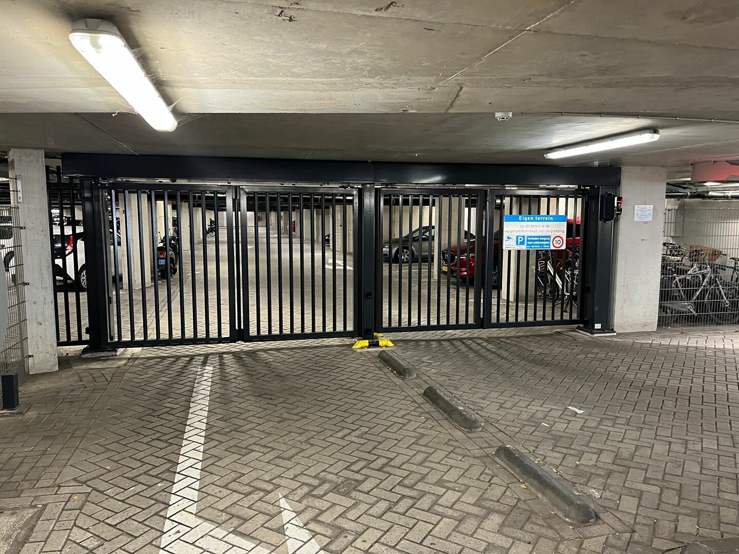 Posto auto di Eindhoven - parcheggio vicino a Strijp-S Eindhoven