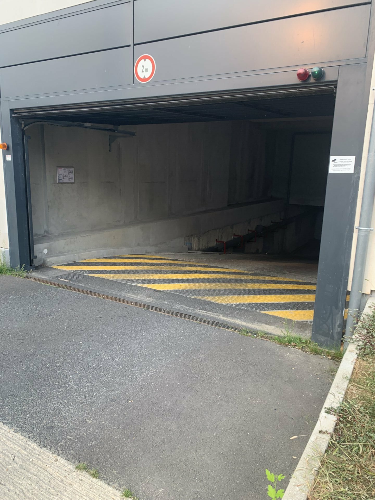 Parkeerplaats van Andres - parkeren dicht bij het ziekenhuis en het stadion van Colombes