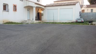 Yvonne's Parking Spot - parking close to Plan de Campagne Les Pennes-Mirabeau