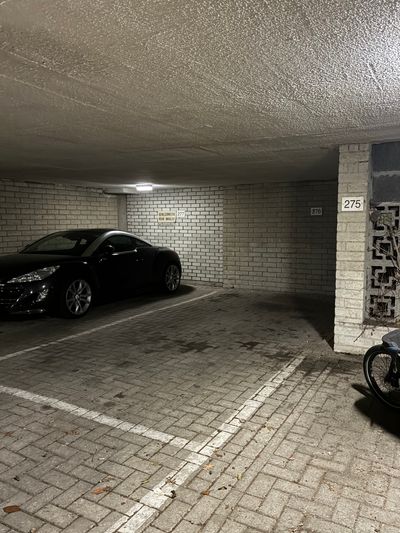 Geräumiger Parkplatz in der Nähe des Bahnhofs Utrecht Lunetten