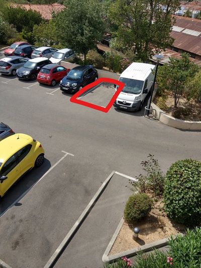 Karim's Parking Spot - parking close to Grand Littoral Shopping Centre, Marseille