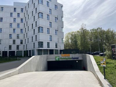 Parking  Holiday Inn Express, Brussels Airport