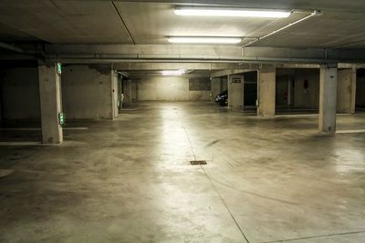 Becker's Parking Spot - parking close to La Défense