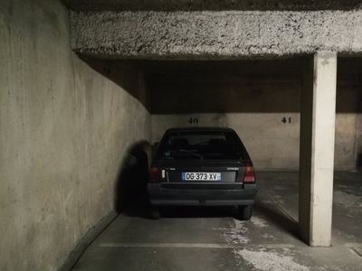 Posto auto di Geoffroy - parcheggio vicino all'Hôpital Saint-Joseph di Parigi