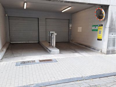 Aparcamiento de la Catedral de San Pablo – Rue du Méry, Lieja