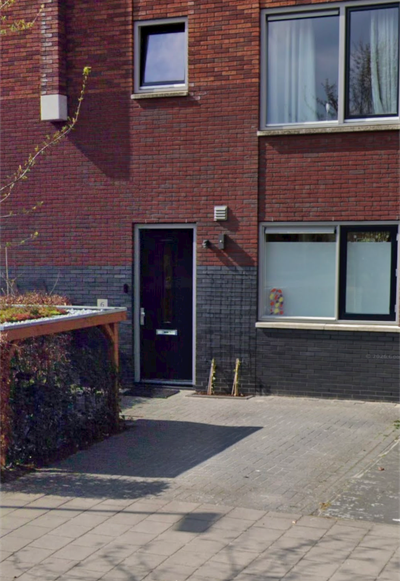 Korrewegwijk Parking Groningen – Private Driveway with EV Charging