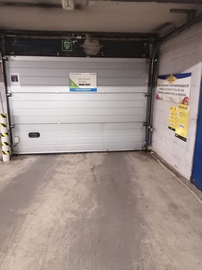 Parking Parc Reine Astrid Charleroi