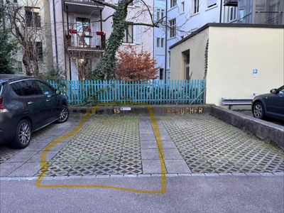 Ninas Parkplatz - Parken in der Nähe vom Idaplatz, Wiedikon, Zürich