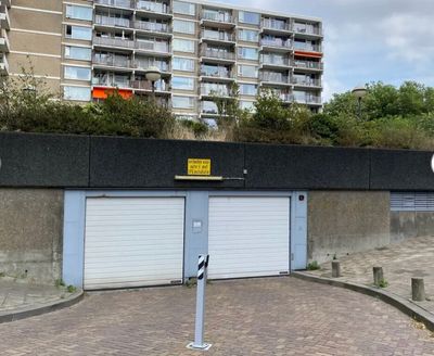 Hans' parkeerplaats - parkeren dicht bij Binnenhof & Mauritshuis, Den Haag