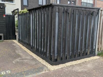 Adis Parkplatz in der Nähe des Bahnhofs Almere Poort mit Zugang rund um die Uhr