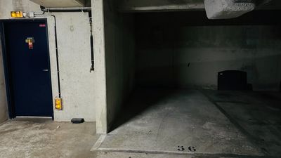 Victoria's Parking Spot - parking close to Nanterre Université Train Station