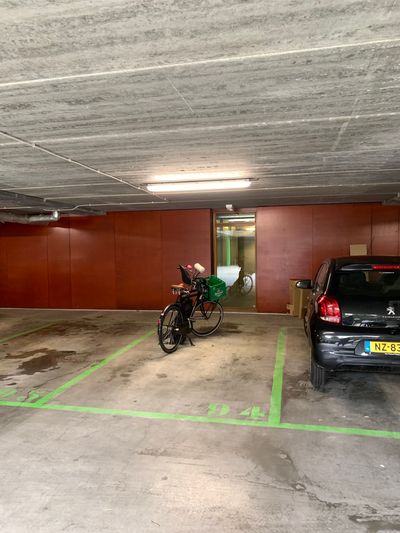 Parking de Mariam - parking près du ferry pour le centre-ville, Amsterdam Noord