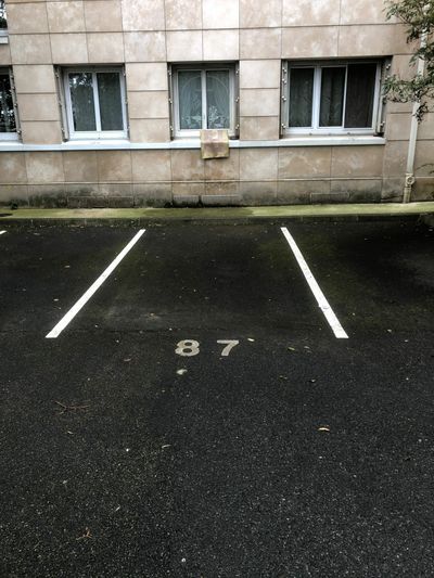 Amezianes Parkplatz - Parken in der Nähe von Batignolles Paris