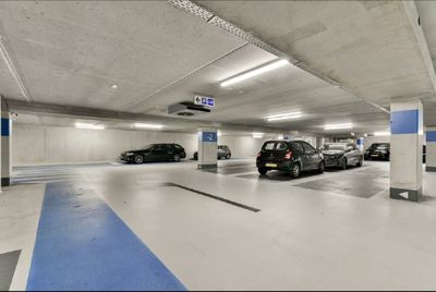 Parkeerplaats van Jose Maria - parkeren dichtbij De Hallen, Oud-West