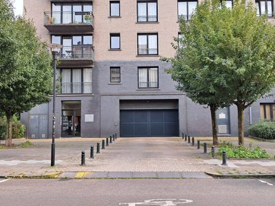 Javier's parking spot - parking close to Avenue Louise Brussels