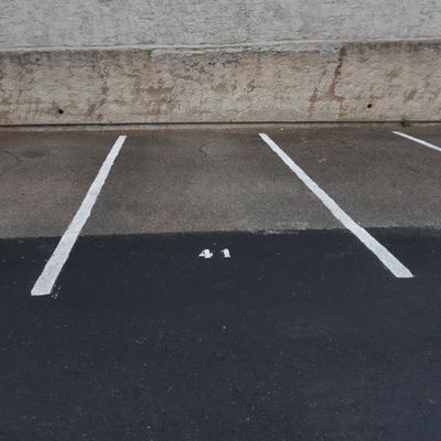 Ilh's Parking Spot - parking close to Calanque de Sormiou