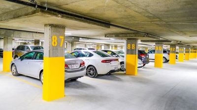 Dominika's Parking Spot - parking close to De Hallen Amsterdam