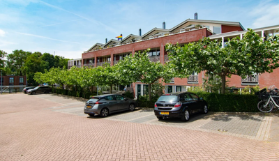Parking de Jennifer - parking cerca del muelle NDSM en Ámsterdam