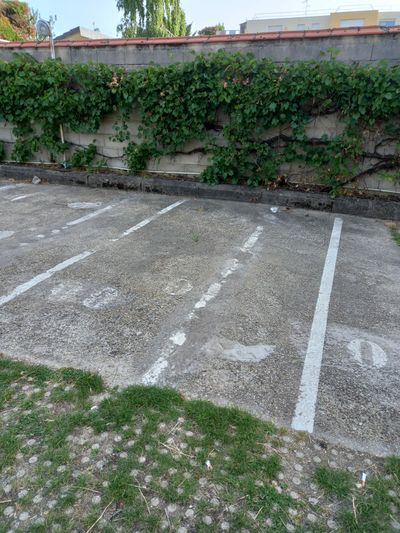 Parking de Claire - parking proche de la station Petit Vaux Savigny-sur-Orge