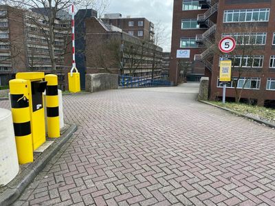 Parking Diemen Zuid near University