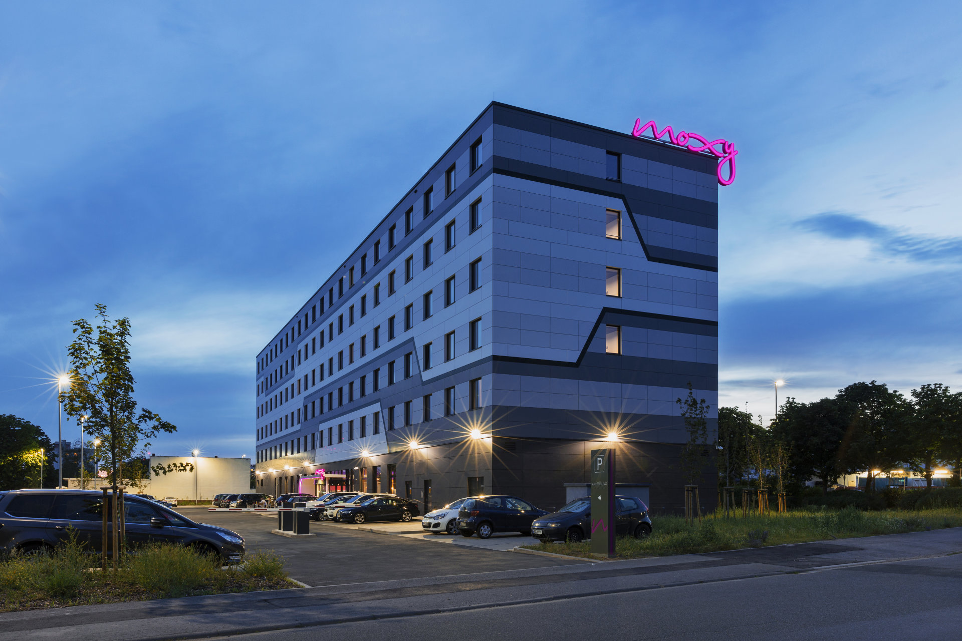 Frankfurt Airport Kelsterbach	 Moxy 