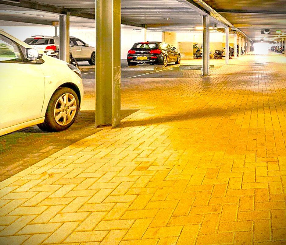 Parkdirect (BINNEN) parkeerplaats - parkeren dicht bij Johan Cruijff ArenA Amsterdam