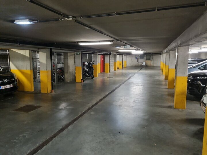Garage custodito a Evere