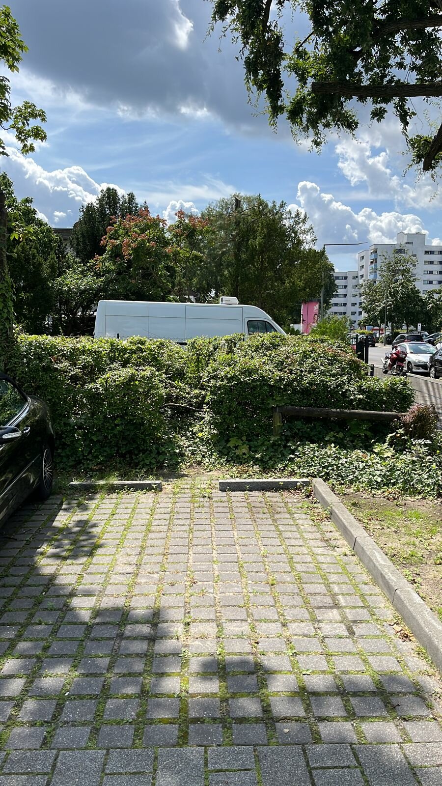 Parking de Yash - parking cerca de la estación Wittenau Berlín