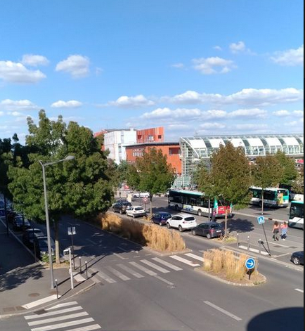 Marion's parking spot - parking close to Massy-Palaiseau Station