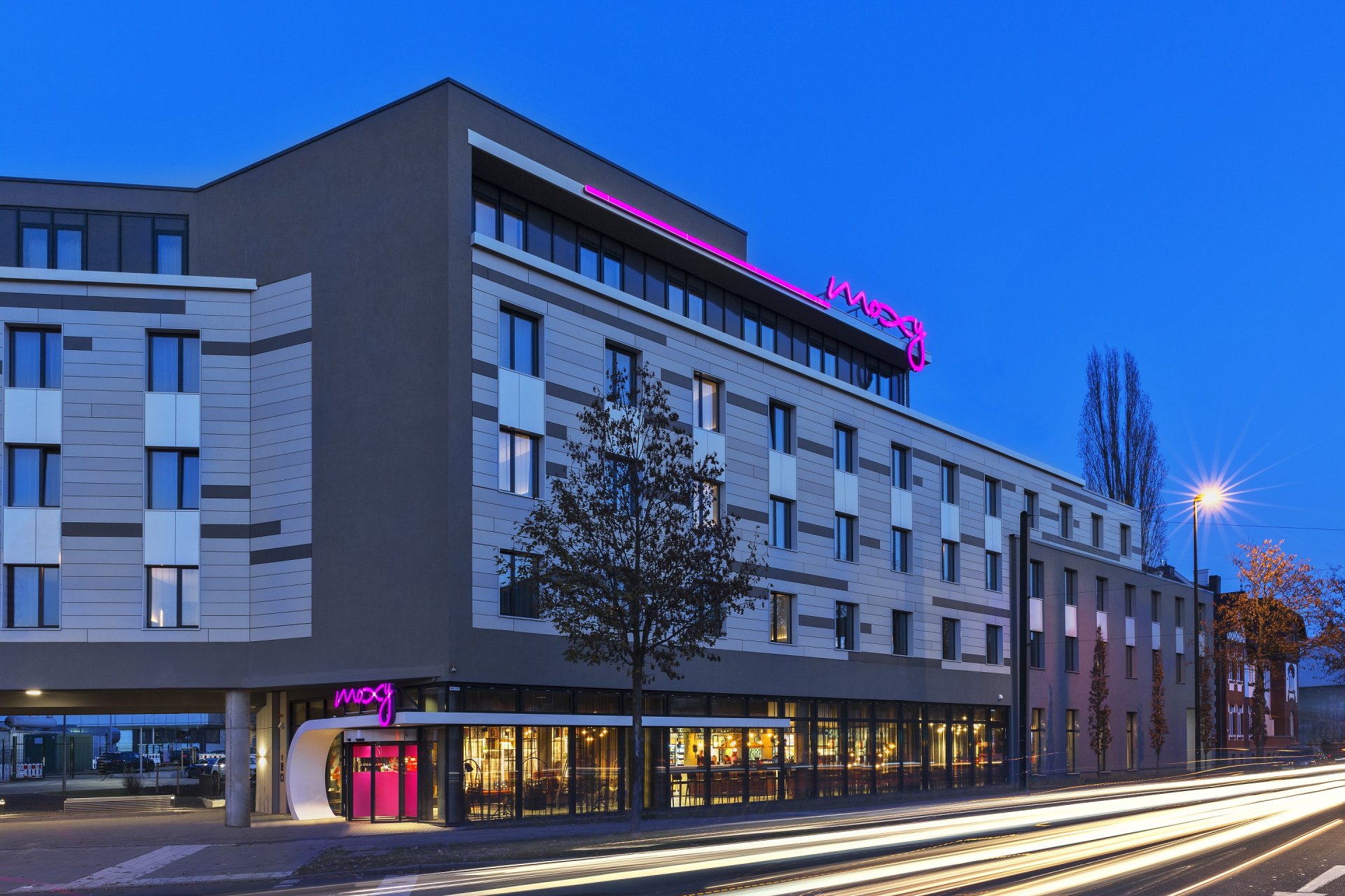 Dusseldorf South Moxy 