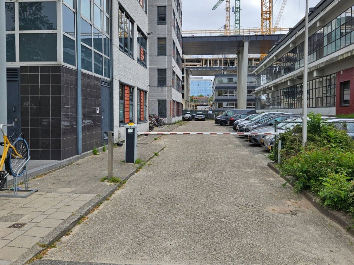 Parkeerplaats Koningin Wilhelminaplein Amsterdam