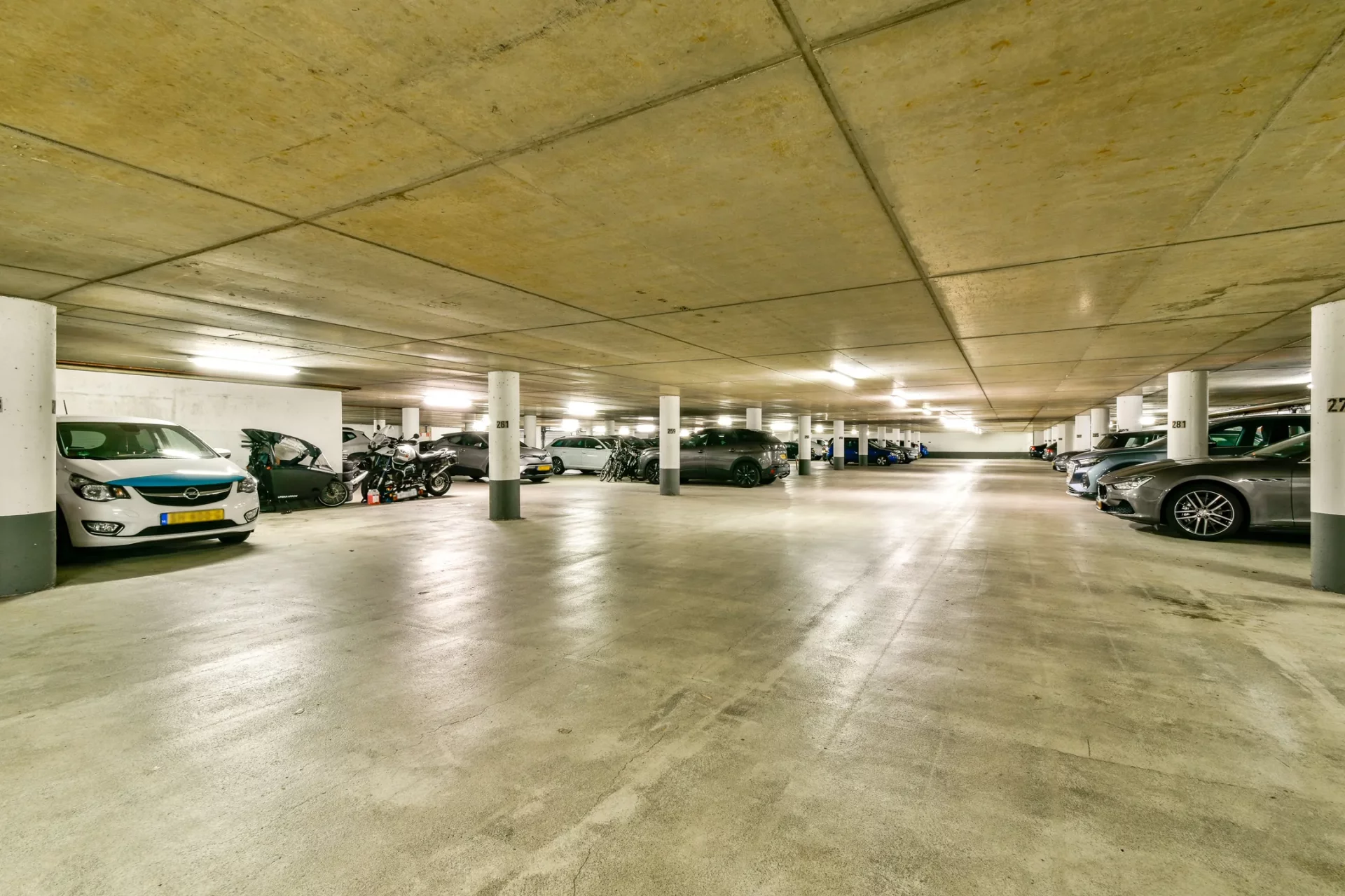 Ling's Parkplatz Rembrandtpark