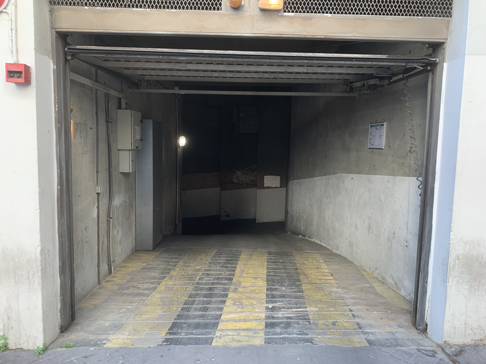 Posto auto di Antoine - parcheggio vicino a Gare du Nord e Gare de l'Est Parigi
