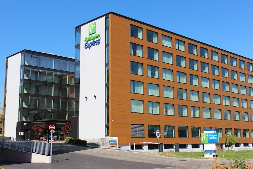 Holiday Inn Express Zürich Airport Rümlang Parken