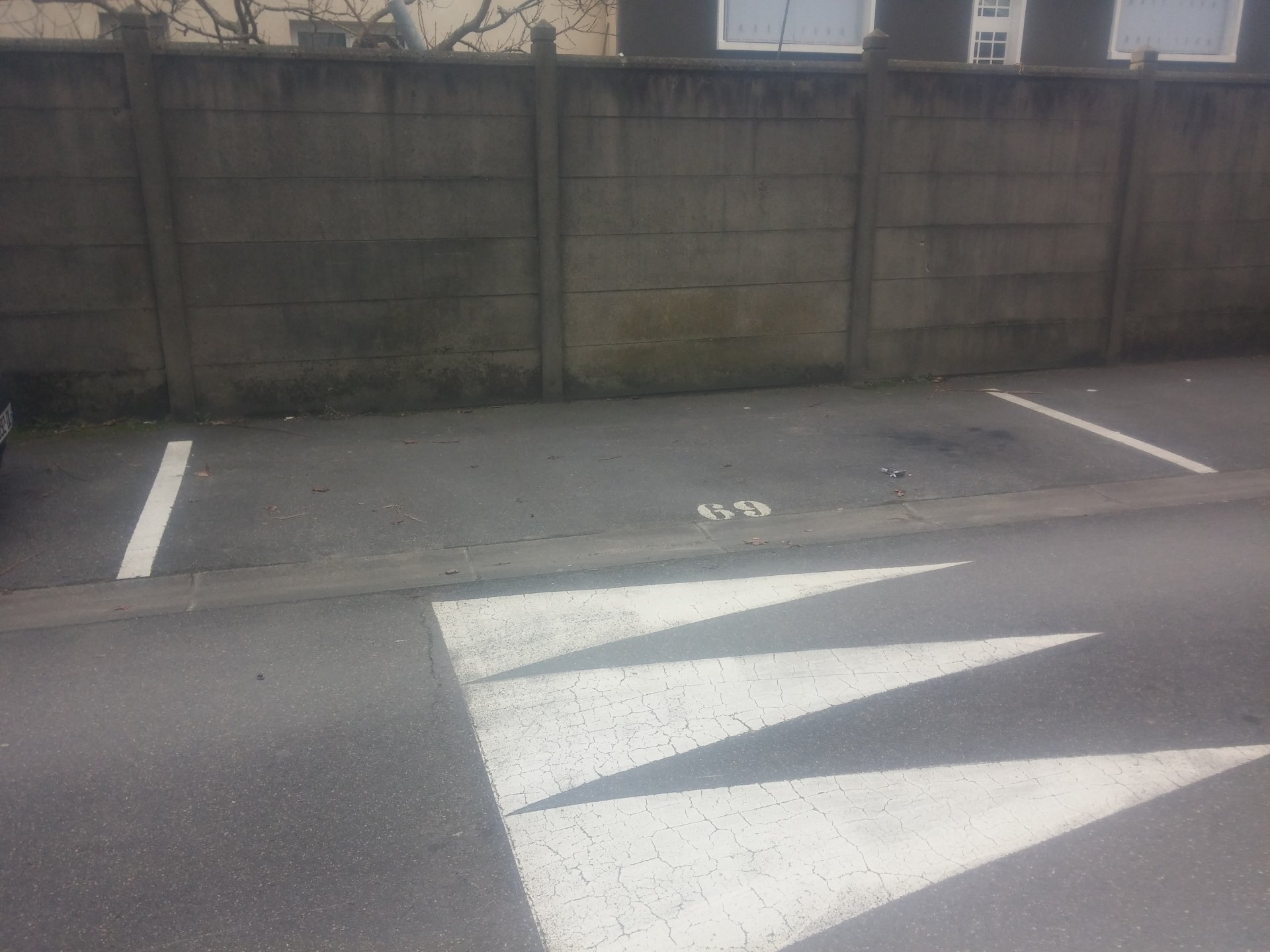 Parkeerplaats van Halim - parkeren vlakbij metro Villejuif Louis Aragon