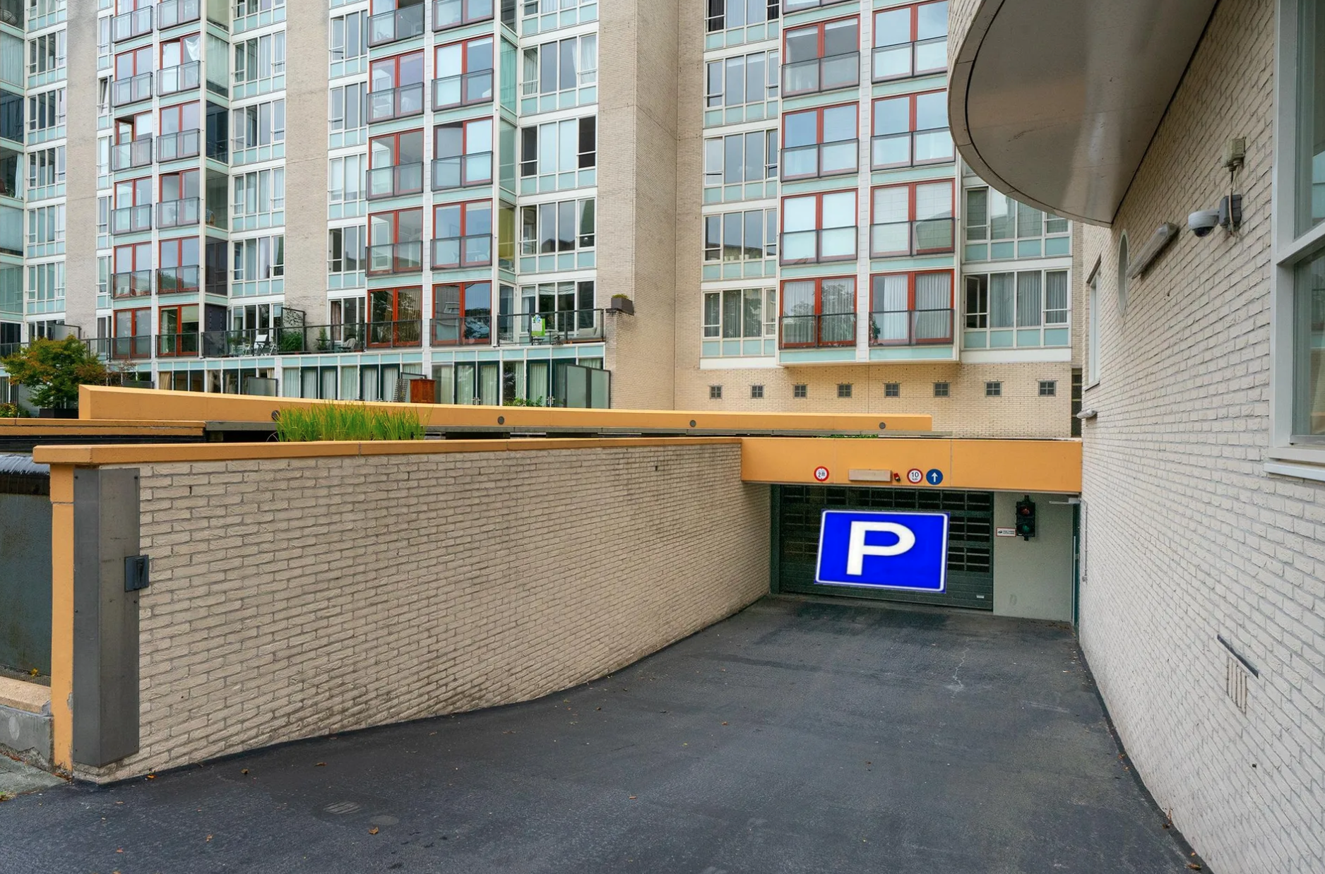 Carolina's parkeerplaats - parkeren dicht bij station Amsterdam Amstel