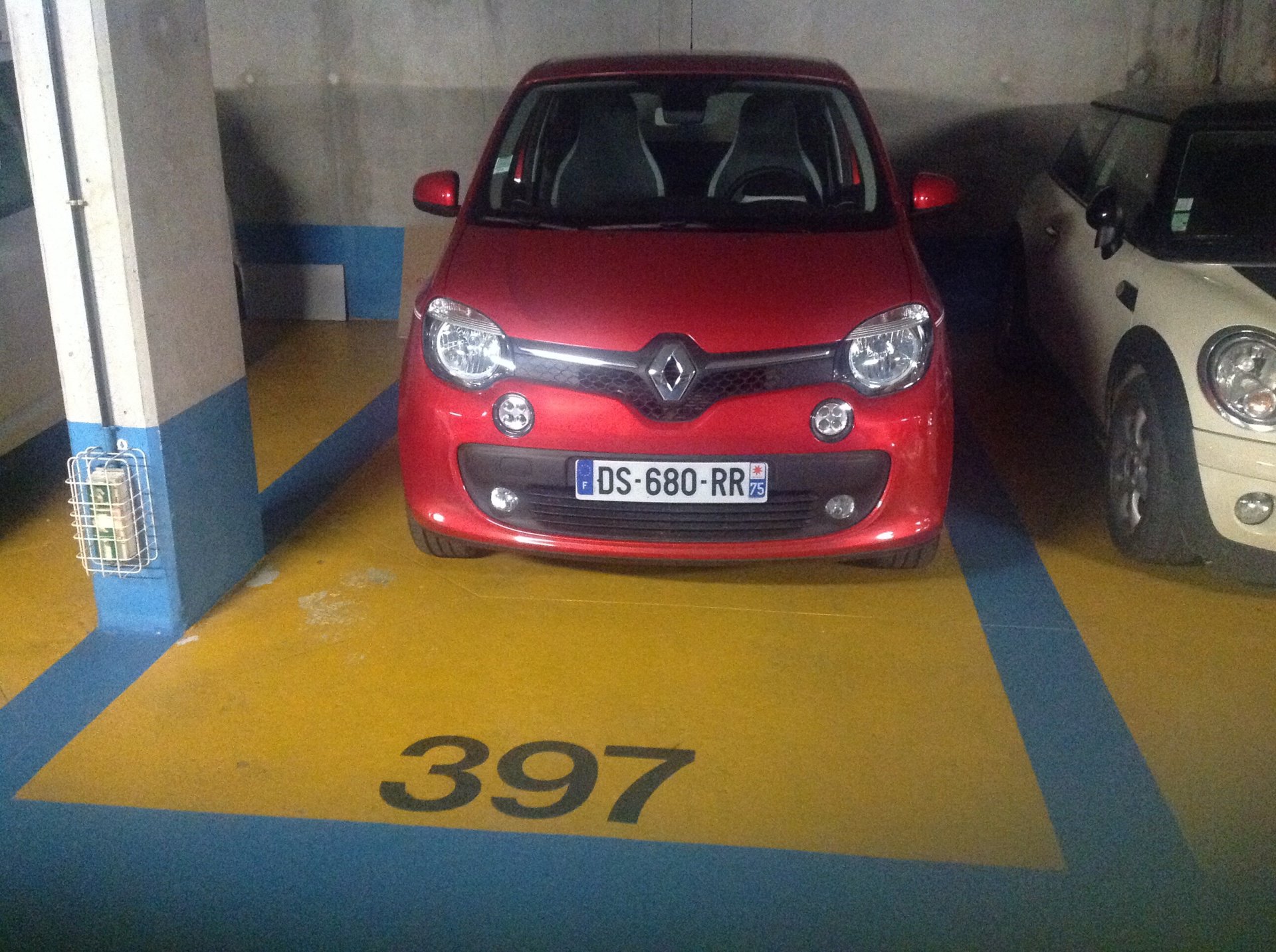Posto auto di Dominique - parcheggio vicino alla Torre Eiffel, 7° Arrondissement, Parigi